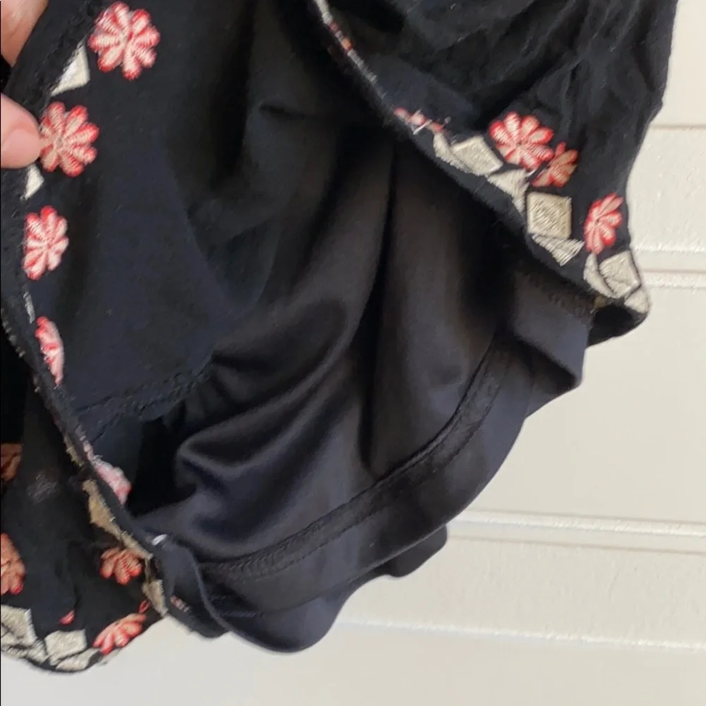 Tea&Cup Embroidered Romper Black SZ S - Picture 5 of 5